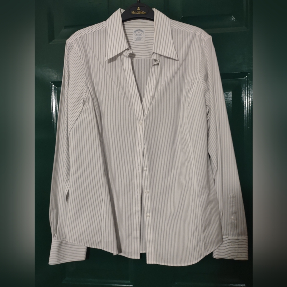 Brooks Brothers Fitted White Black Pin Stripe Blouse
